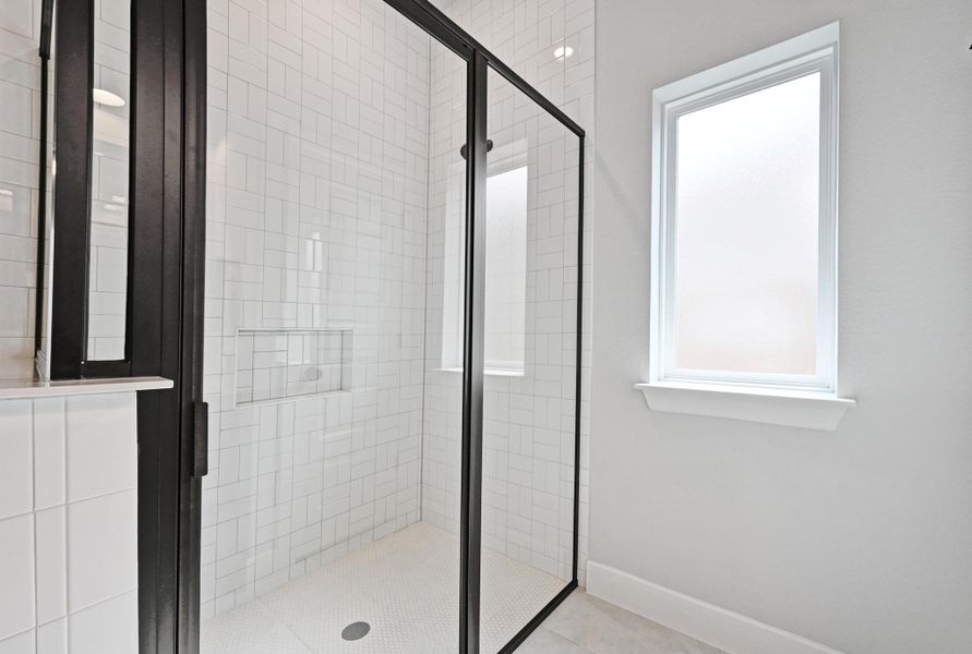 Thoughtful details make this walk-in shower a standout! Thoughtful details make this walk-in shower a standout!