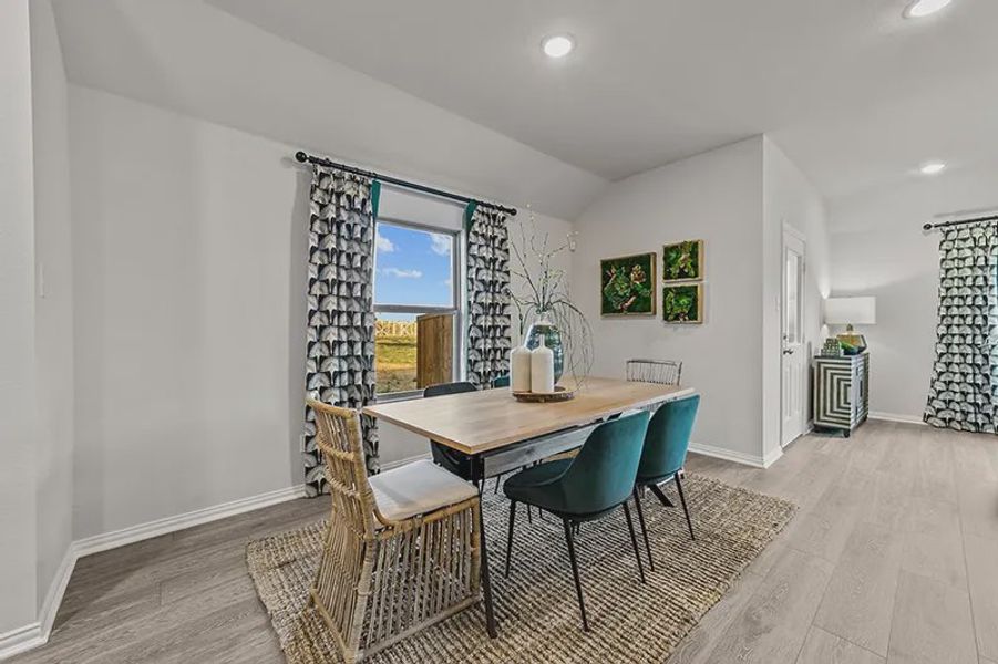 Furnished interior view inside a new home in Rolling Ridge, Van Alstyne (Image 10).
