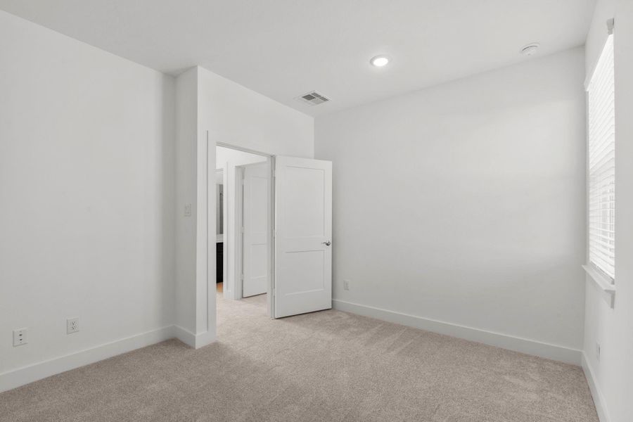 **Photos are representative of the floor plan and not of the actual home** **Photos are representative of the floor plan and not of the actual home**