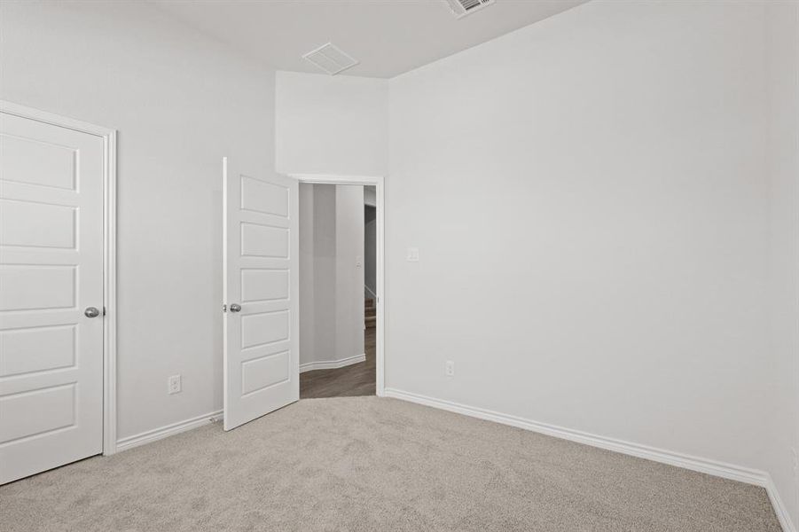 Spacious, unfurnished interior of a new home in Rocky Creek Crossing, Fort Worth (Image 8). Spacious, unfurnished interior of a new home in Rocky Creek Crossing, Fort Worth (Image 8).