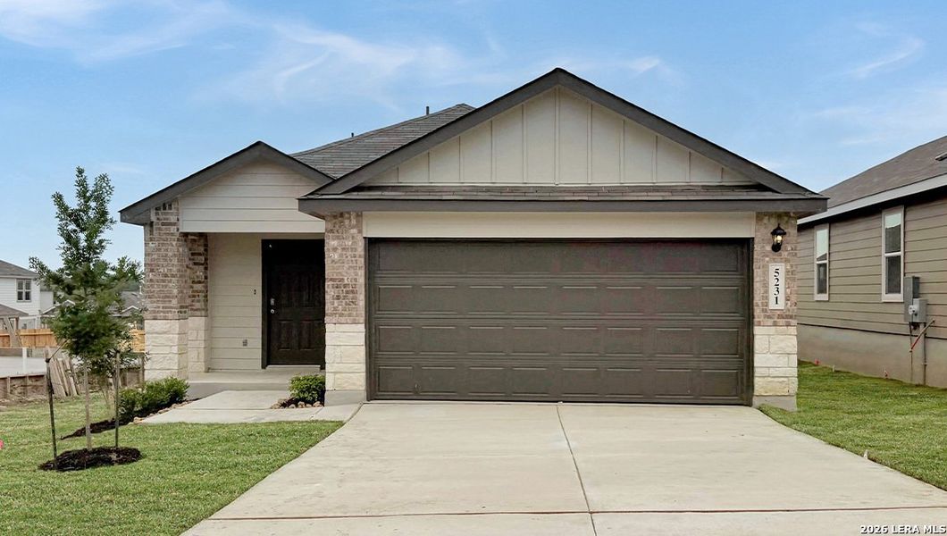 Front exterior of a new home in Stonehill, San Antonio, TX, highlighting curb appeal (Image 1). Front exterior of a new home in Stonehill, San Antonio, TX, highlighting curb appeal (Image 1).