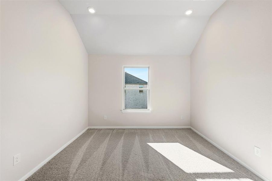 Spacious, unfurnished interior of a new home in Forest Park, Princeton (Image 27).