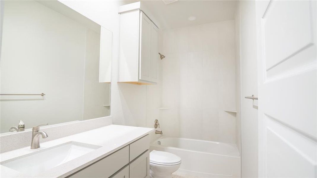 Furnished interior view inside a new home in , Alvarado (Image 3).