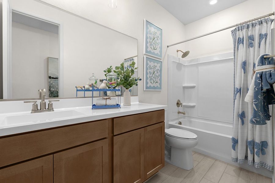 Extended vanity at bath 2