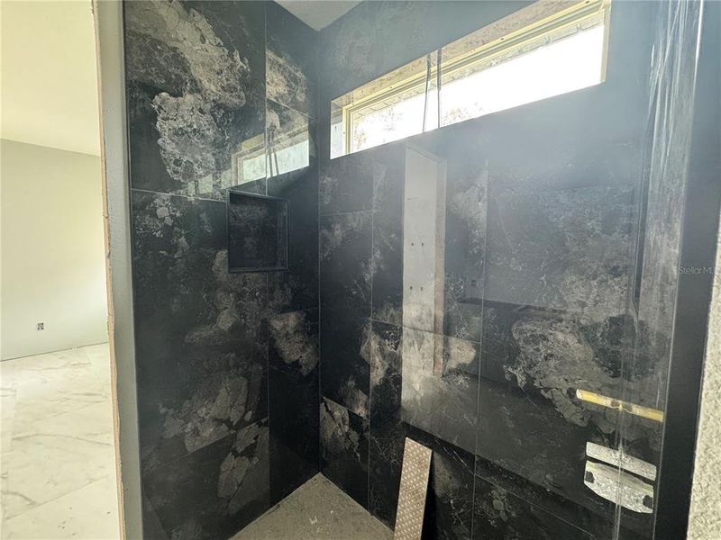 Spacious, unfurnished interior of a new home in , Ocala (Image 27).