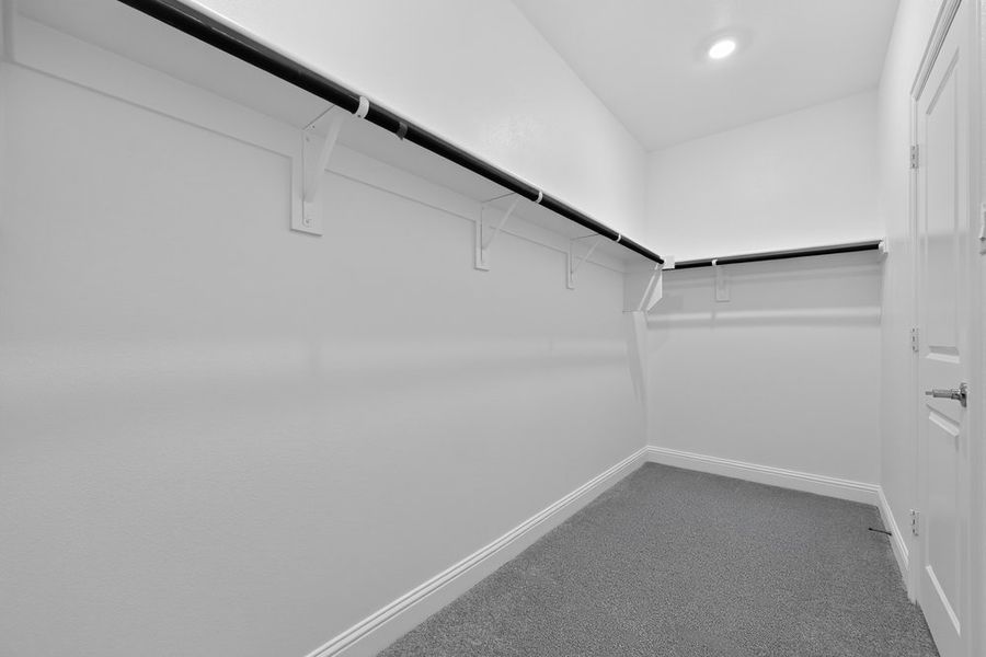 Spacious, unfurnished interior of a new home in Madero 50s, Fort Worth (Image 21).