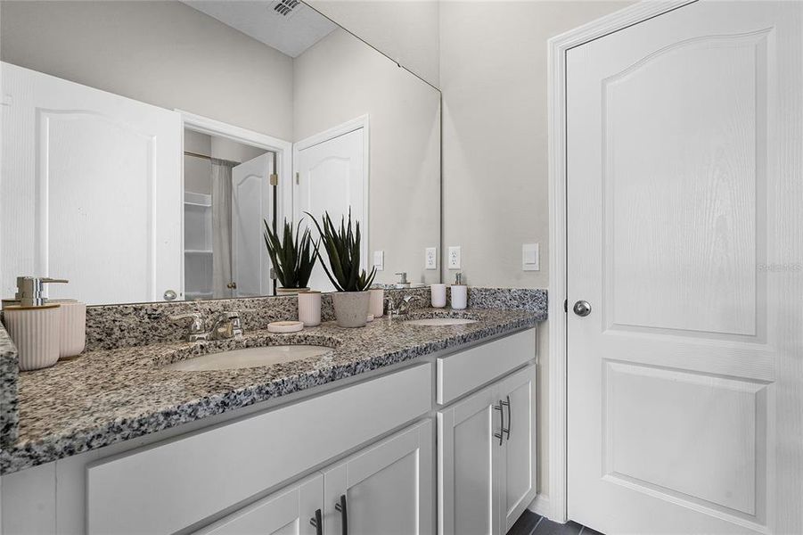 Furnished interior view inside a new home in Wynwood, Ocoee (Image 14).