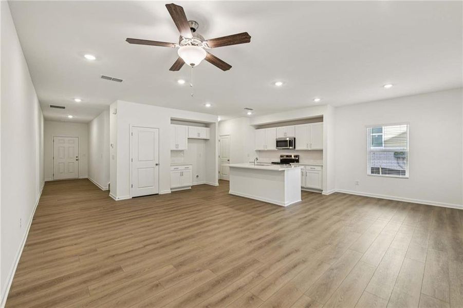 Spacious, unfurnished interior of a new home in Langston Reserve, Cartersville (Image 14). Spacious, unfurnished interior of a new home in Langston Reserve, Cartersville (Image 14).
