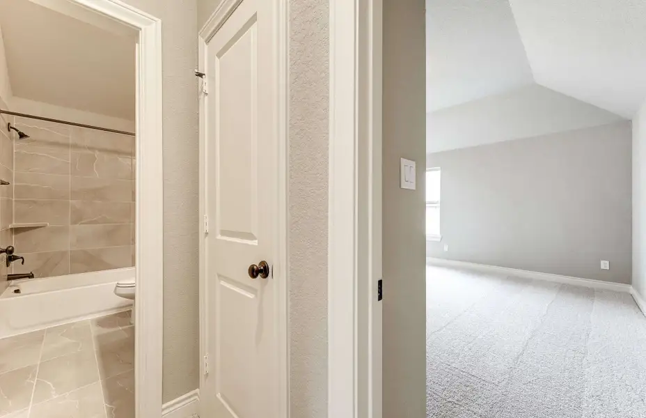 Spacious, unfurnished interior of a new home in Bridgeland 60′, Cypress (Image 43). Spacious, unfurnished interior of a new home in Bridgeland 60′, Cypress (Image 43).