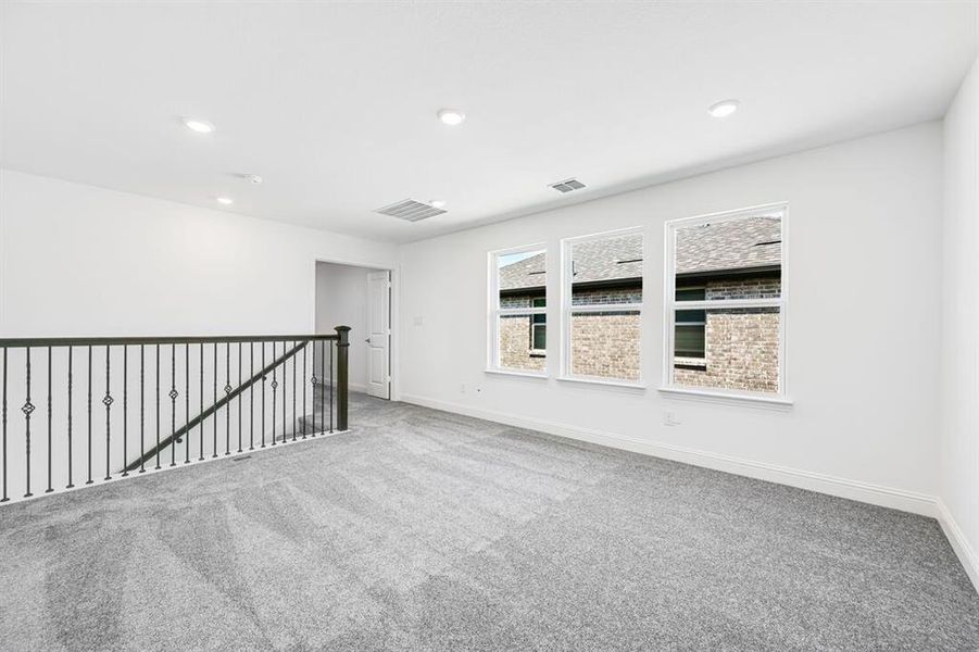 Spacious, unfurnished interior of a new home in Stoneridge, Melissa (Image 16).
