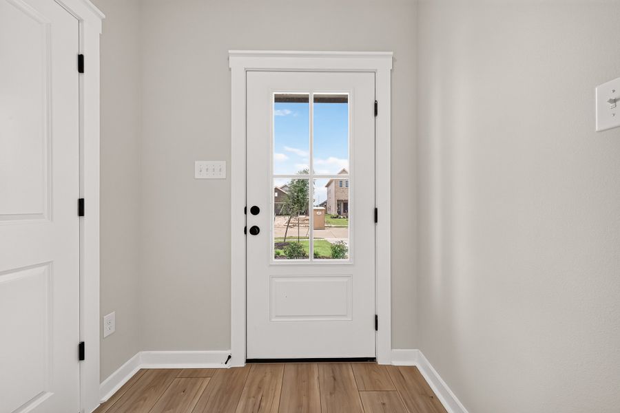 Spacious, unfurnished interior of a new home in Aldeana, Bonney (Image 22).