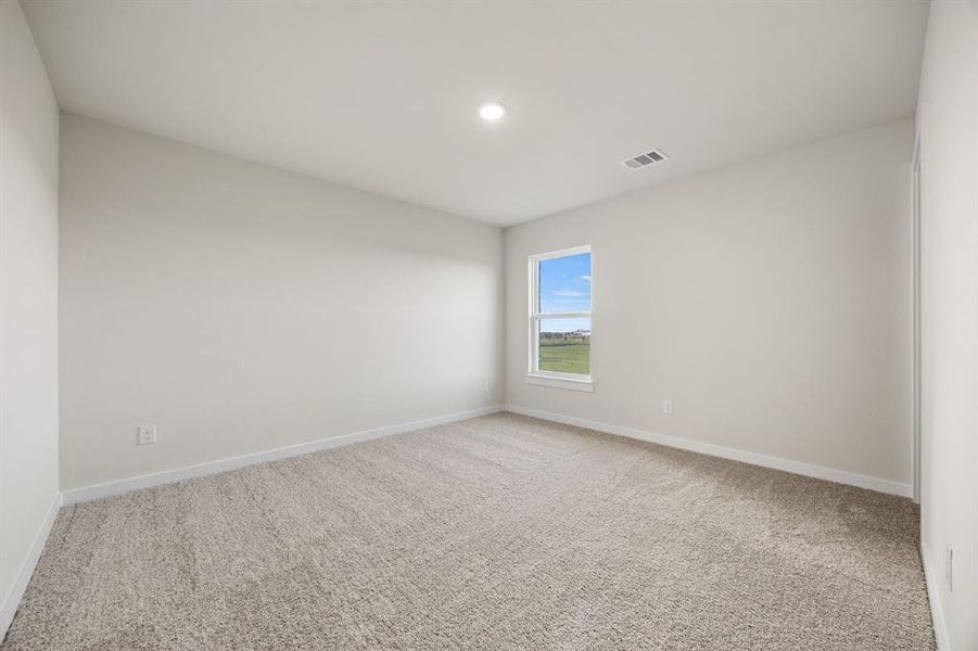 Spacious, unfurnished interior of a new home in The Estates Collection at Overland Grove, Forney (Image 13).