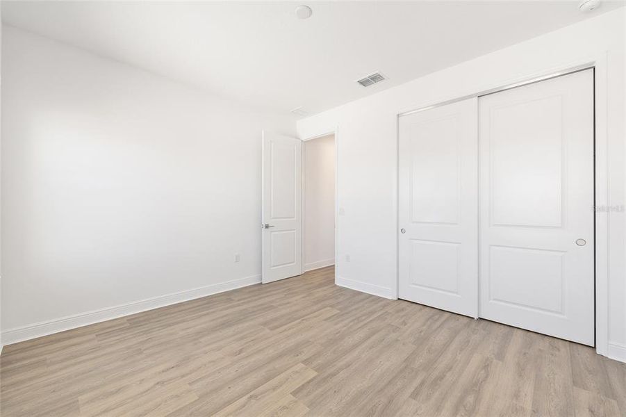 Spacious, unfurnished interior of a new home in , Ocala (Image 30).