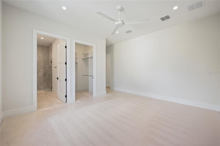 Spacious, unfurnished interior of a new home in , Winter Garden (Image 24). Spacious, unfurnished interior of a new home in , Winter Garden (Image 24).