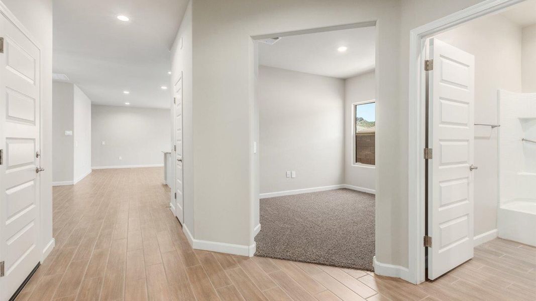 Spacious, unfurnished interior of a new home in Sycamore Vista, Vail (Image 22).