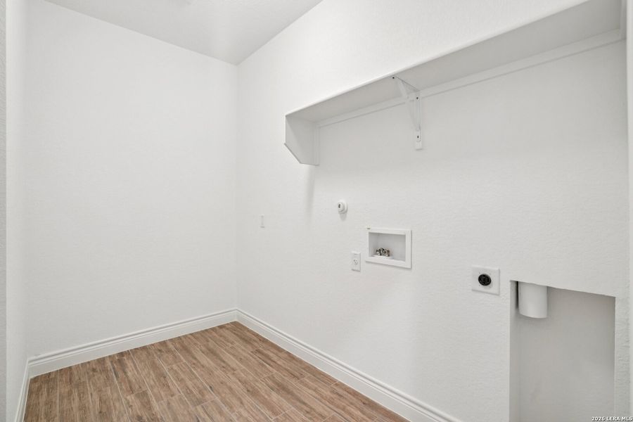 Spacious, unfurnished interior of a new home in , New Braunfels (Image 34).