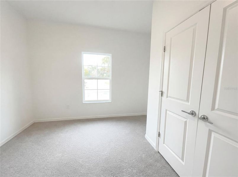 Spacious, unfurnished interior of a new home in Grand Park, Dunnellon (Image 16).