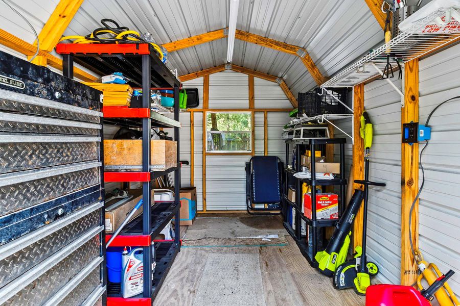 All items & tools convey with sale of property - ask agent for complete list of items to convey! All items & tools convey with sale of property - ask agent for complete list of items to convey!