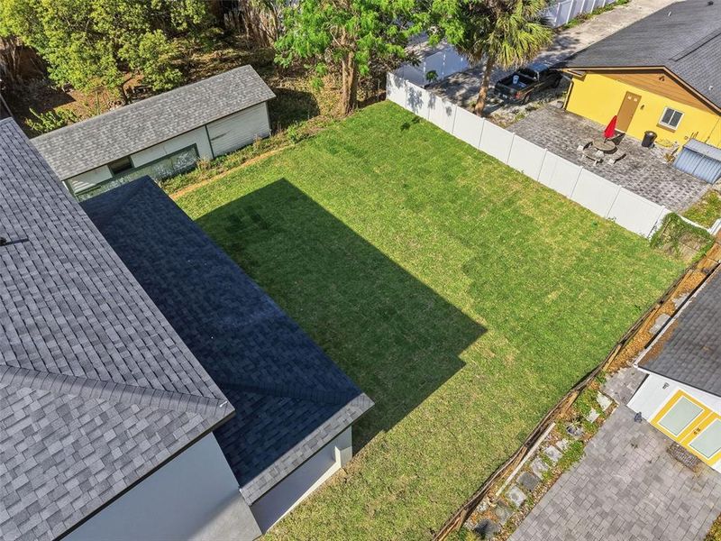 Exterior details and patio area of a home in , Orlando (Image 3).