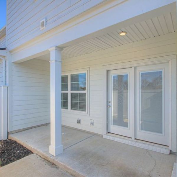 Exterior details and patio area of a home in Jackson Towne, Murfreesboro (Image 17).