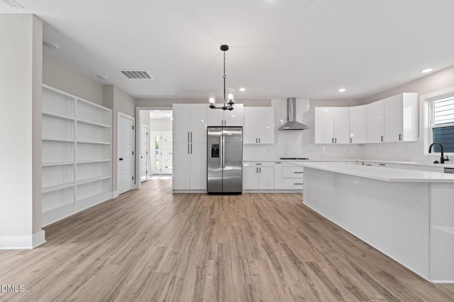 215 summer breeze family room 3