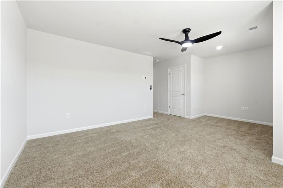 Spacious, unfurnished interior of a new home in Azalea Hills, Temple (Image 24).
