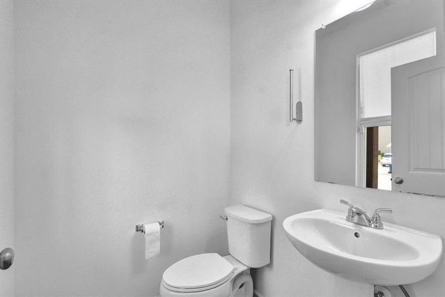 Furnished interior view inside a new home in Sweetbay Farm, Lawrenceville (Image 12).