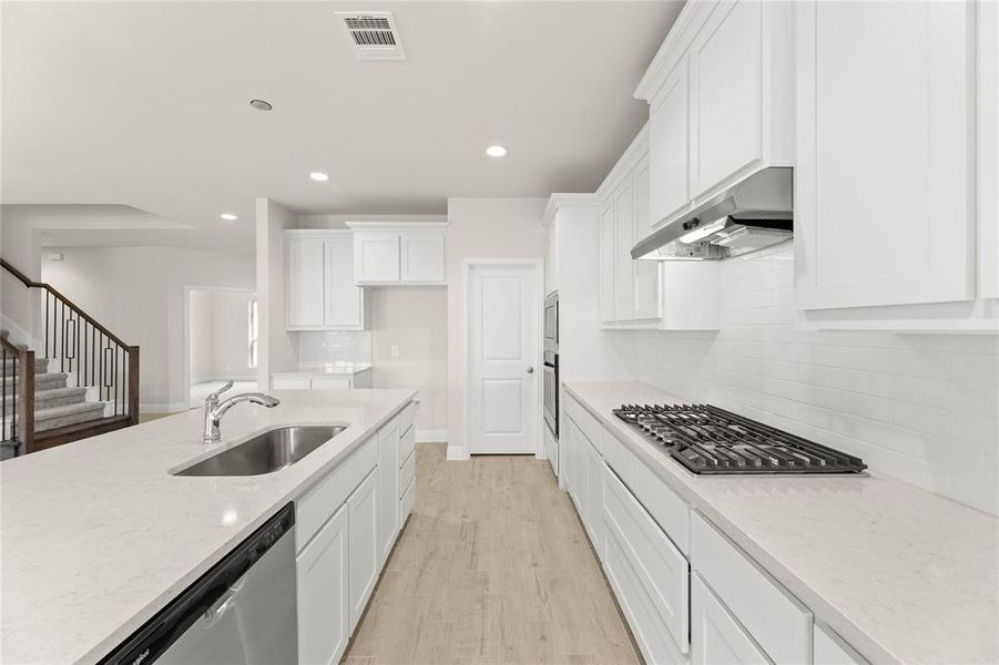 1111 Worthington-Kitchen-3