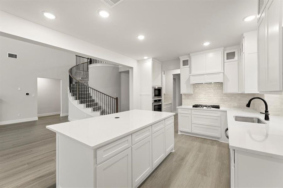 12. 3707 Ironwood - Kitchen (3)