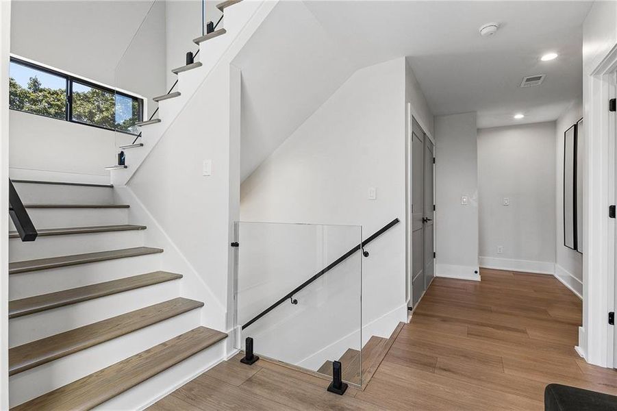 Spacious, unfurnished interior of a new home in , Atlanta (Image 21).