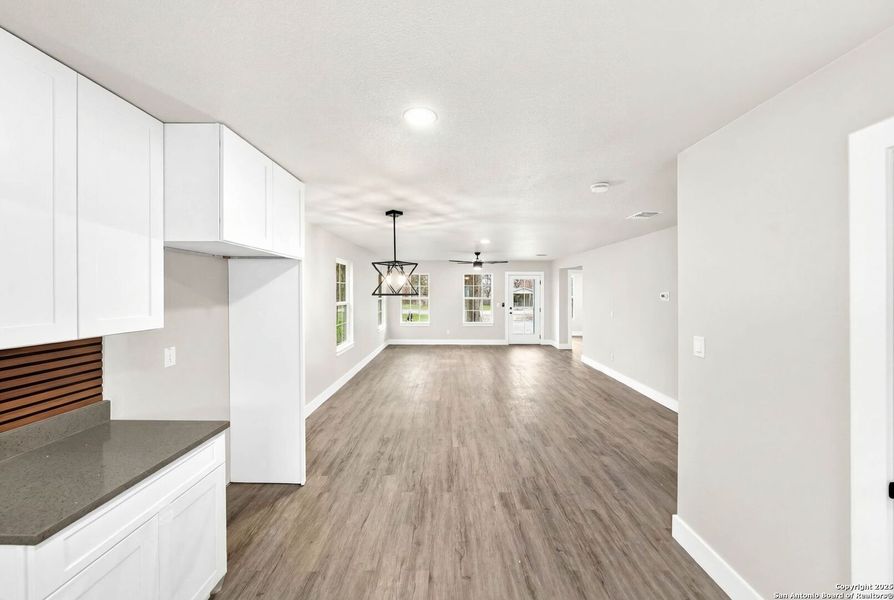 Spacious, unfurnished interior of a new home in , Seguin (Image 15).