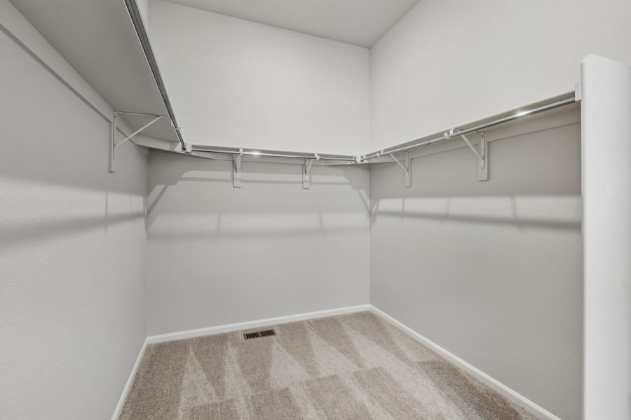 Spacious, unfurnished interior of a new home in Talon Pointe, Thornton (Image 14).