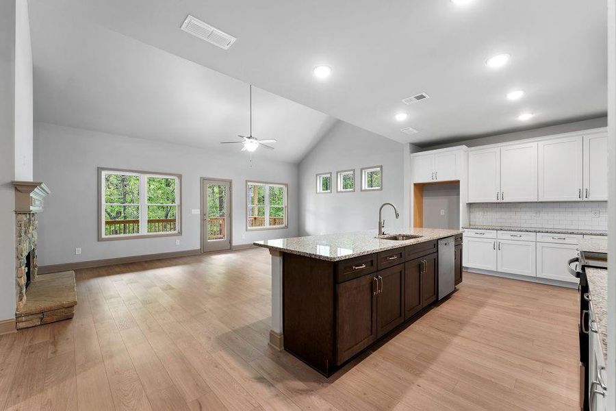 Furnished interior view inside a new home in , Waleska (Image 8).