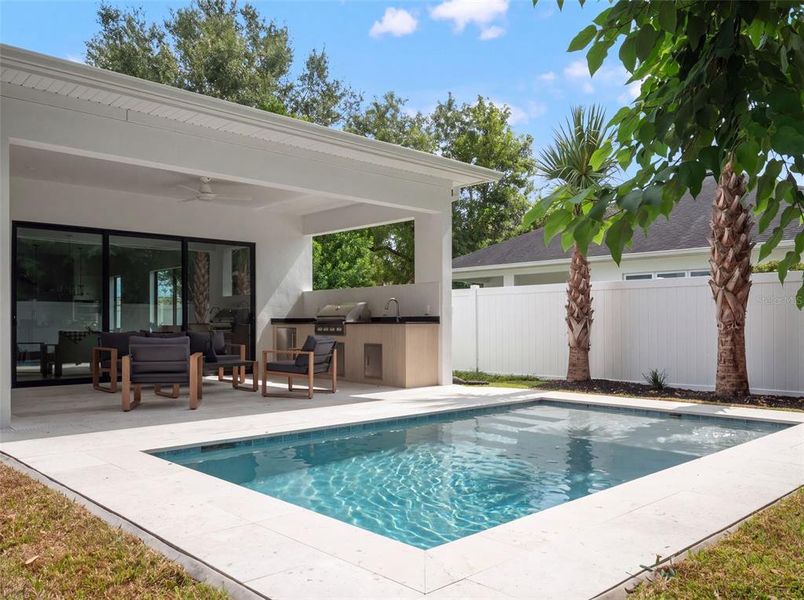 Exterior details and patio area of a home in , Orlando (Image 3).