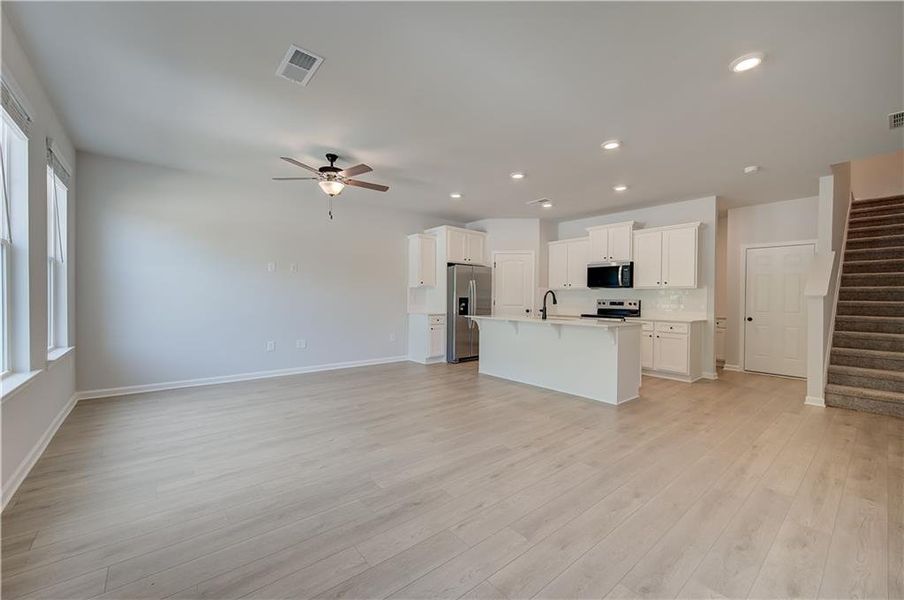 Spacious, unfurnished interior of a new home in Avery Landing, McDonough (Image 21).