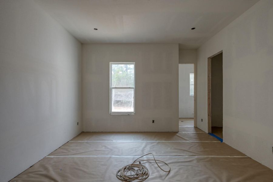 Another spacious secondary bedroom for your guests to feel at home with their own en-suite bathroom.