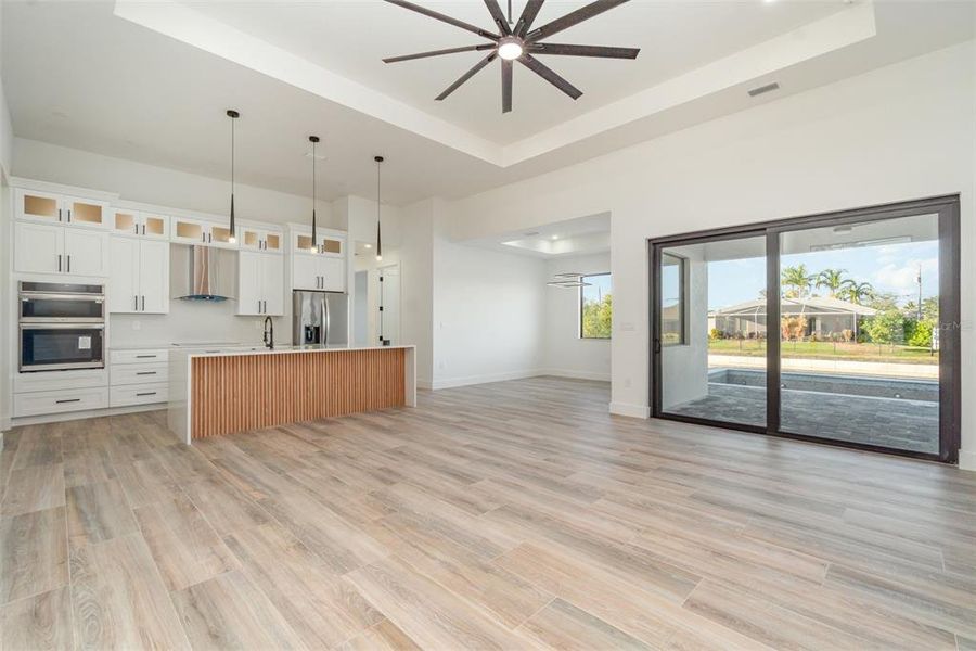 Spacious, unfurnished interior of a new home in , Cape Coral (Image 21).