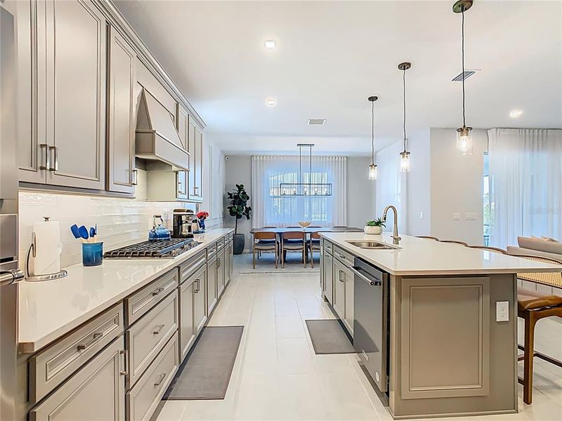 Furnished interior view inside a new home in , Orlando (Image 43).