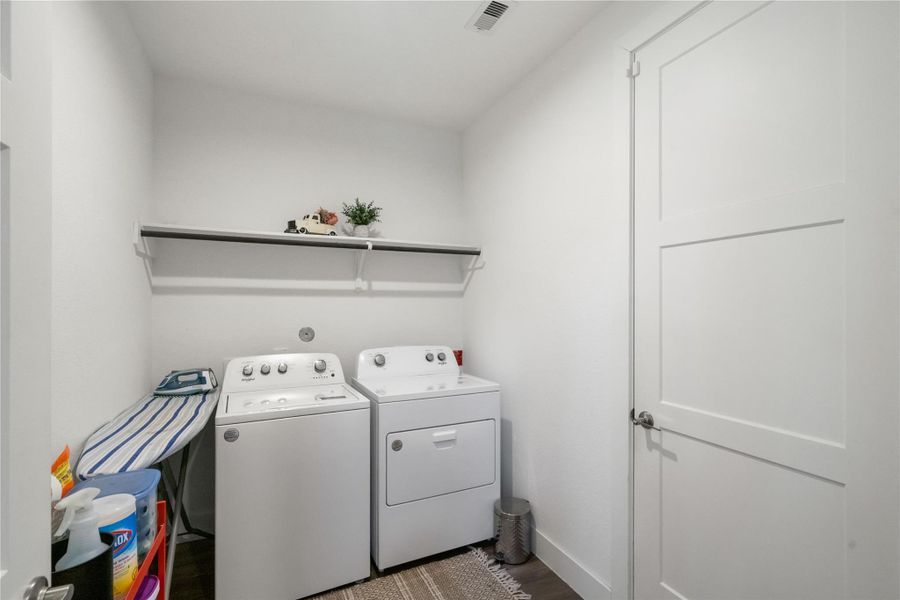 Furnished interior view inside a new home in Fosters Ridge 60's, Conroe (Image 31). Furnished interior view inside a new home in Fosters Ridge 60's, Conroe (Image 31).