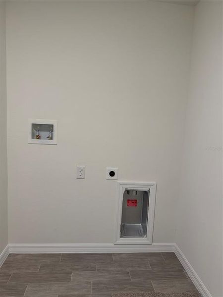 Spacious, unfurnished interior of a new home in Poinciana - Polk County, Poinciana (Image 6).