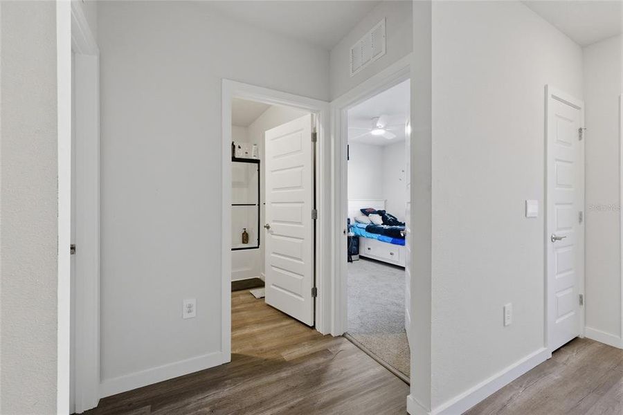 Spacious, unfurnished interior of a new home in , Bradenton (Image 21).