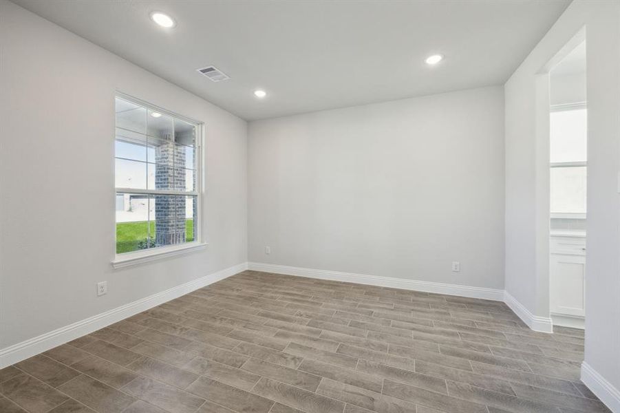 Spacious, unfurnished interior of a new home in Sicily, Princeton (Image 13).