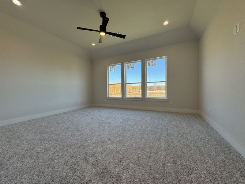 Spacious, unfurnished interior of a new home in Coyote Crossing, Godley (Image 10).