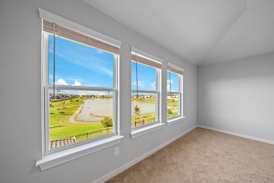 Spacious, unfurnished interior of a new home in Morton Creek Ranch, Katy (Image 24).