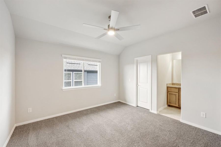 Spacious, unfurnished interior of a new home in Sonoma Verde, McLendon-Chisholm (Image 27).