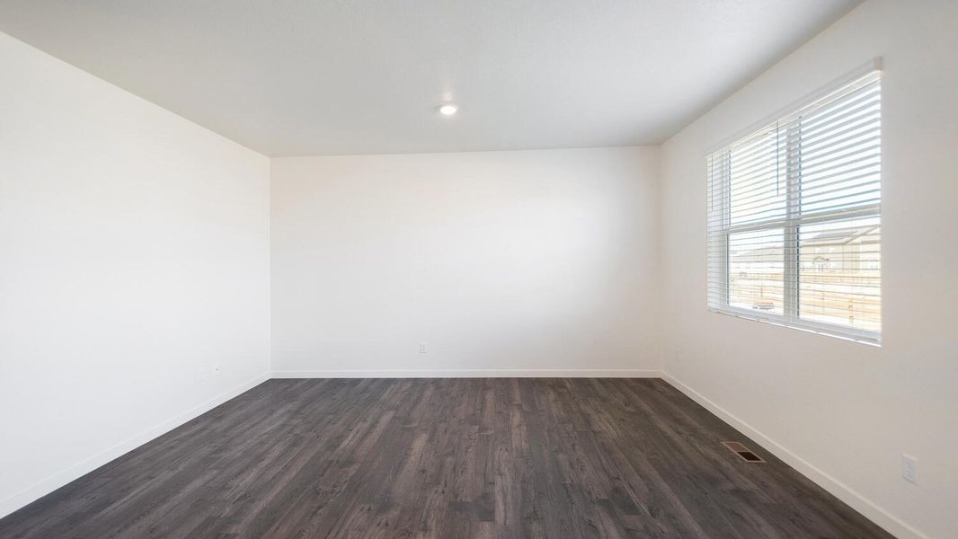 Spacious, unfurnished interior of a new home in Westgate, Greeley (Image 17).