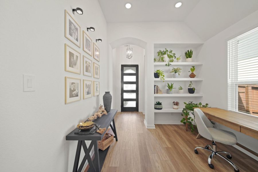 Furnished interior view inside a new home in , Rosharon (Image 26).