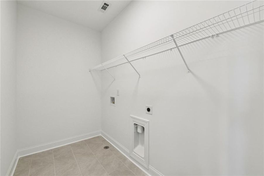 Spacious, unfurnished interior of a new home in Millcroft Townhomes, Buford (Image 21). Spacious, unfurnished interior of a new home in Millcroft Townhomes, Buford (Image 21).
