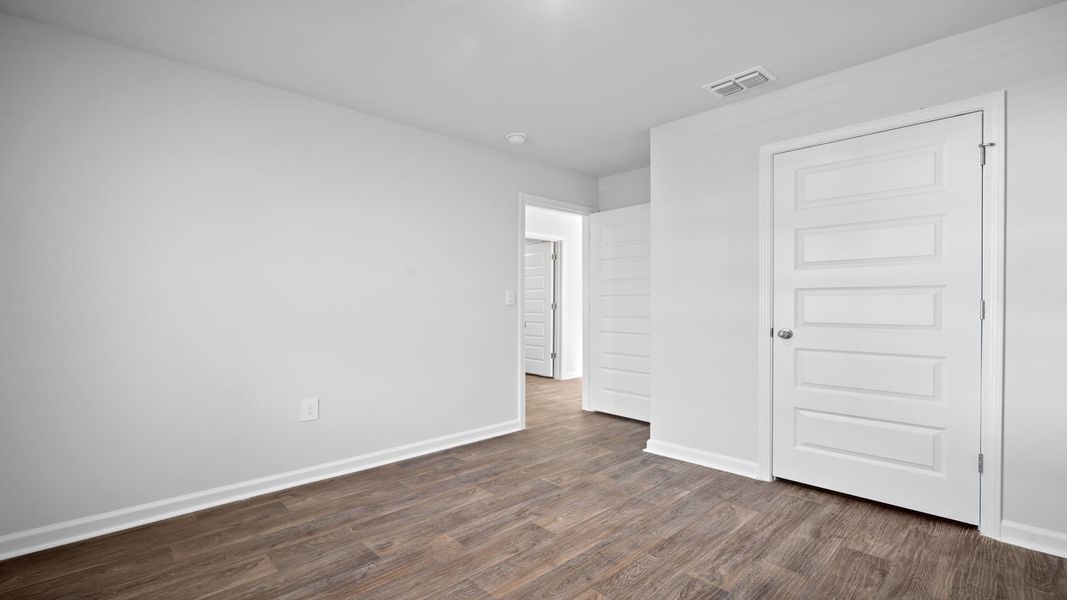 Spacious, unfurnished interior of a new home in Rice Hope, Port Wentworth (Image 20).