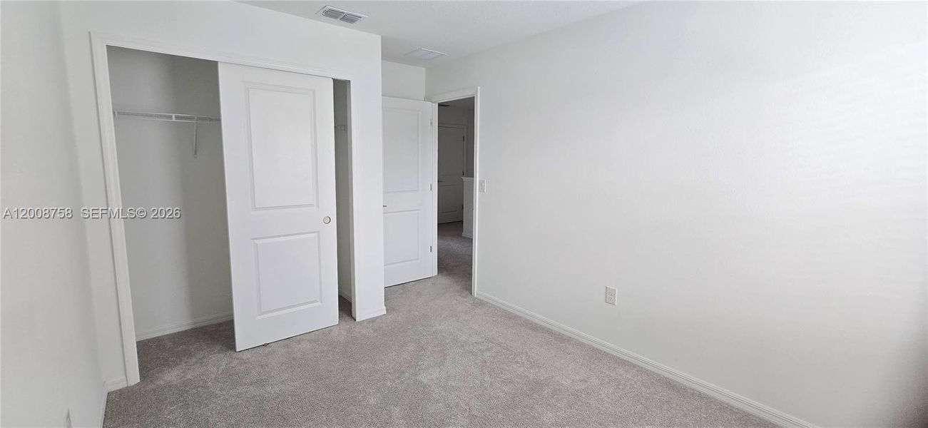 Spacious, unfurnished interior of a new home in , Davenport (Image 11).